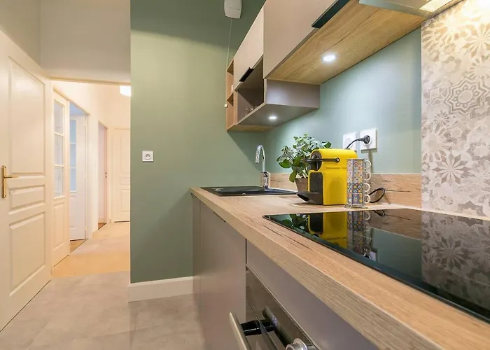 56-chabot-charny Apartment